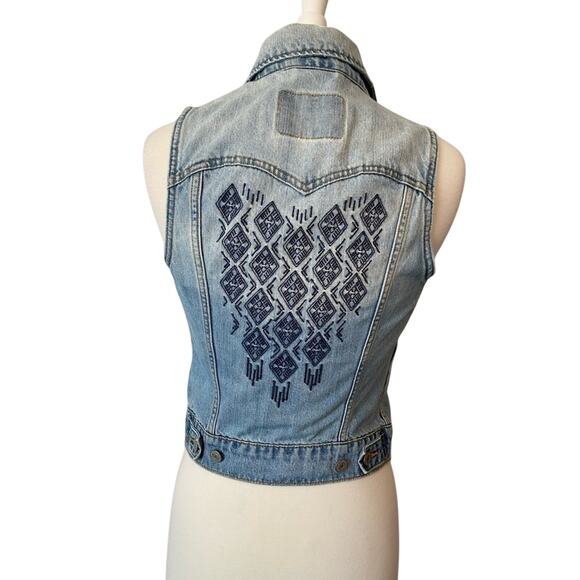 Levi Strauss Women's Petite S Boho Embroidered Distressed Denim Sleeveless Vest - Picture 2 of 11